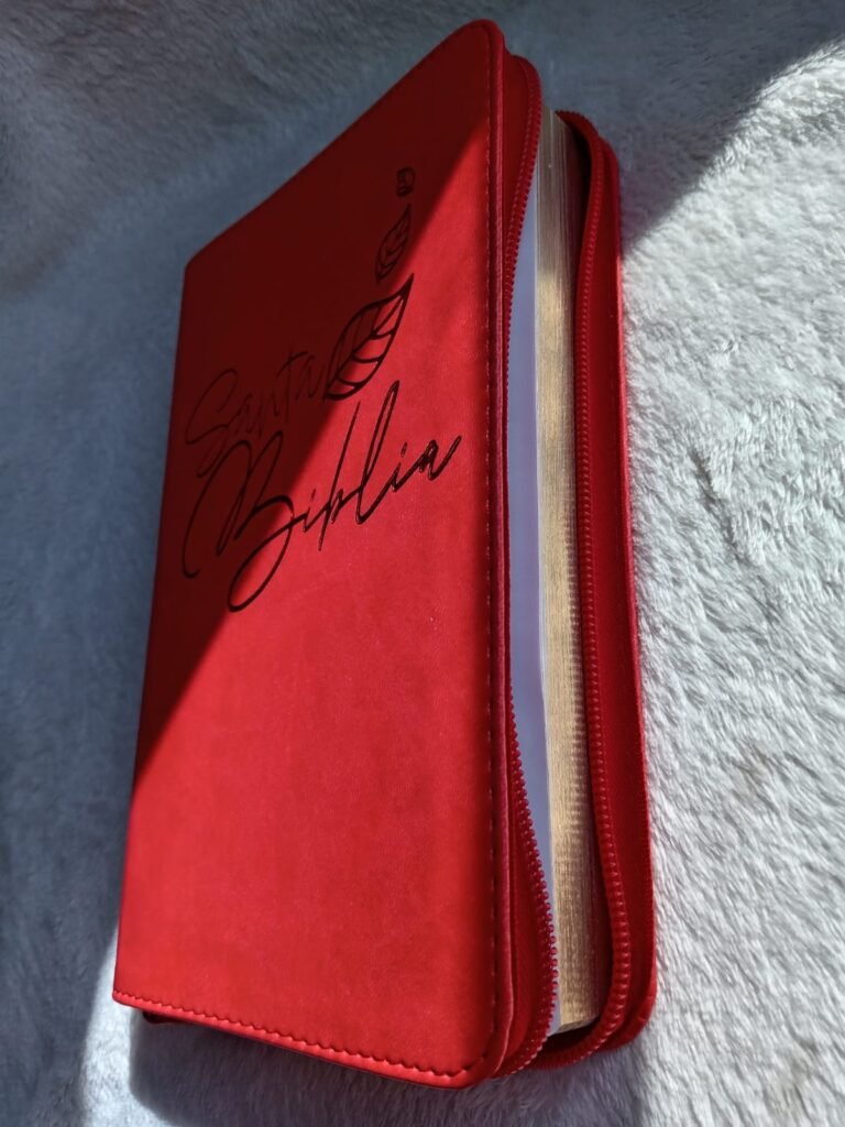 Biblia Reina Valera Con Cierre Color Rojo canto dorado
